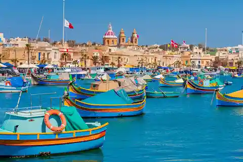 Från Marsaxlokk: Båttur till St Peter's Pool