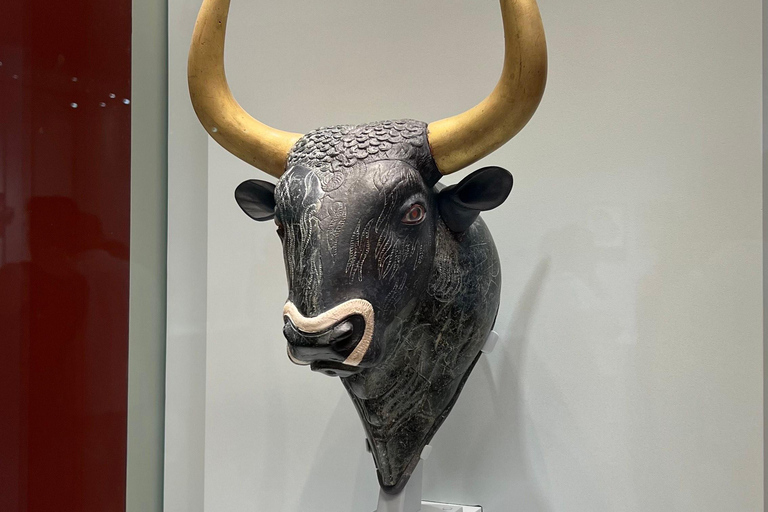Heraklion: walking tour and archaeological museum with a certified guide