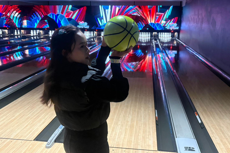 Hiroshima Nightlife Tour: Eat, Play & Sing Like a Local!