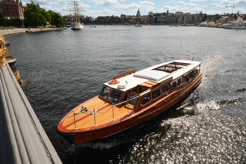 Stockholm: Guided Archipelago Tour by Classic Wooden Boat