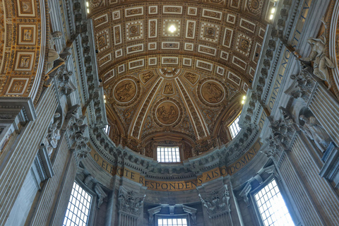 Rome: St. Peter’s Basilica & Underground Tombs Tour Group Tour in French