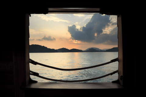 Phuket : Combiner soleil et coucher de soleil avec plongée en apnée et baignade