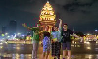 Phnom Penh Evening Food Tour Drinks & Tuk Tuk Inbegrepen - Housity