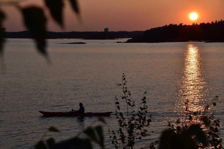 Urban sunset kayaking tour in Helsinki