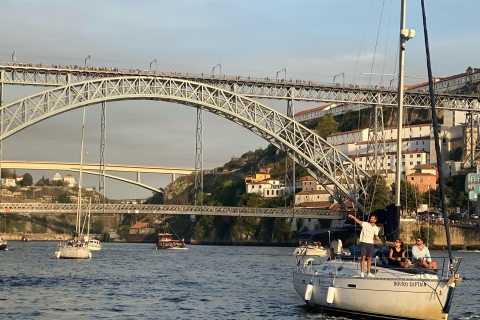 Oporto: Crucero privado en velero al atardecer por el río Duero