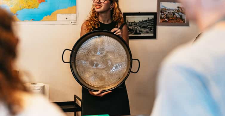 Madrid: Paella and Sangria Workshop in the City Center photo 8