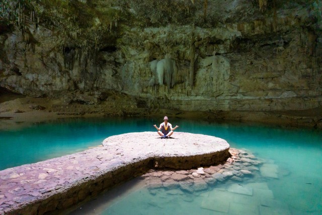 Visit Chichén Itzá Delux with Suytun cenote experiencie in Cancun