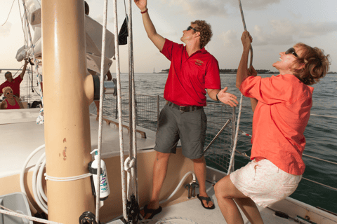 Key West Wind and Wine Sunset Sail a bordo de una Goleta clásica