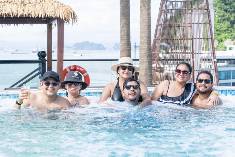 Hanoi: Dolphin 5-Star Family Cruise & Buffet in Ha Long Bay With Pick-up and Drop-off