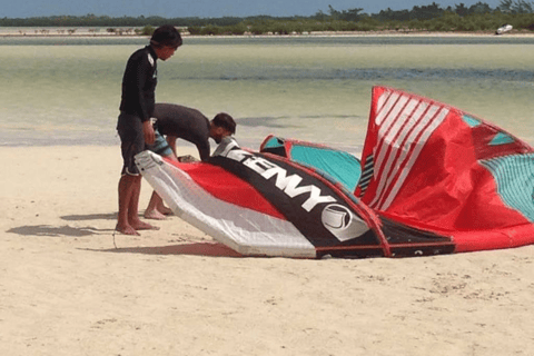 Cancun: Kite Surfing class