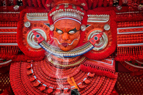 Kochi: 3-Day Kannur Tour with Weaving and Theyyam Show