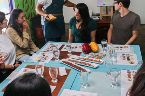 Bogotá: esperienza di degustazione Chocolate de la PazBogotá: Esperienza di degustazione del cioccolato de la Paz