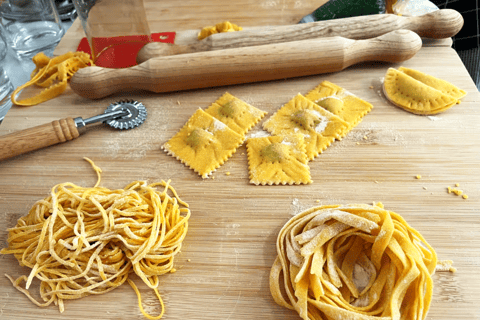 佛罗伦萨：意面制作课程，含晚餐、葡萄酒和... 唱歌！佛罗伦萨：意面制作课程，含晚餐、葡萄酒...还有歌唱！