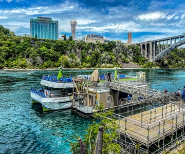 Maid of Mist & Cave of Winds Combo Tour