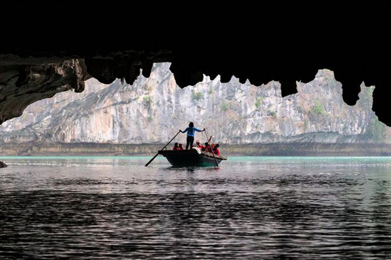 Hanoi: Crociera nella baia di Halong e Lan Ha con trasferimento in limousine