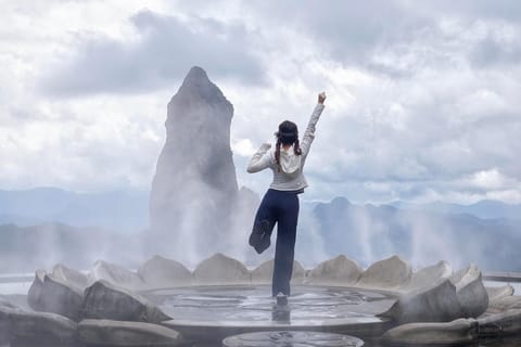 Shanghai: Avatar-Style Peaks Day Trip by Train & Skywalk