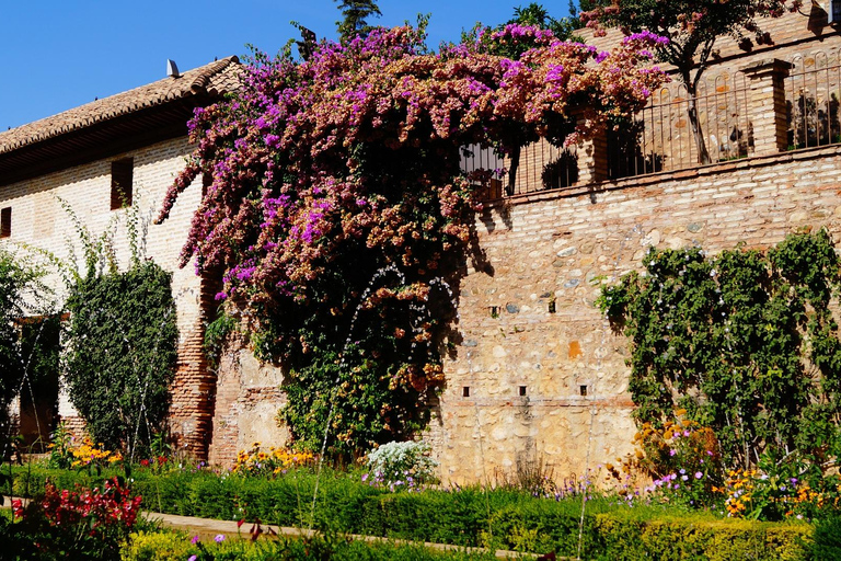 Alhambra von Sevilla aus: Alcazaba, Karl V. und Generalife