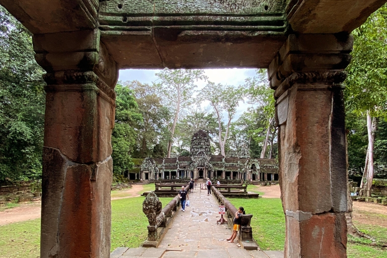 Angkor Wat Sunrise autorstwa Vintage JeepSiem Reap: wycieczka do Angkor Wat o wschodzie słońca, Bayon i Ta Prohm