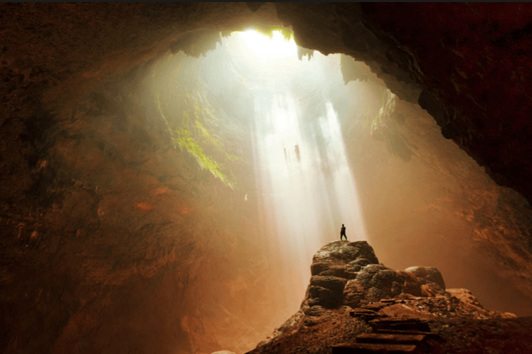 Yogyakarta : Visite de la grotte de Jomblang et de la plage de Timang