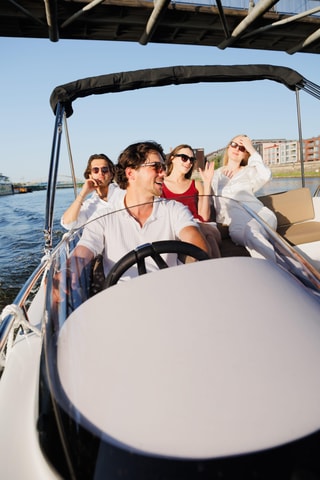 Kraków: Private Self-Drive Motorboat Cruise on the Vistula
