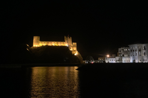 Mascate : Visita nocturna guiada privada de la ciudad de Mascate