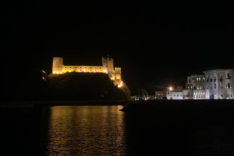 Mascate : visite guidée privée de la ville de Mascate en soirée