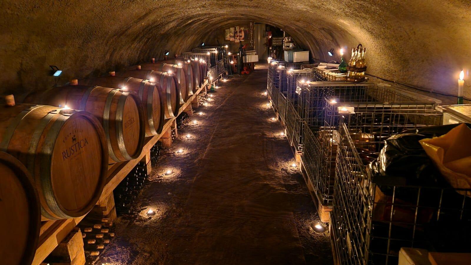 Szentendre: Weinprobe in einem 100 Jahre alten Weinkeller