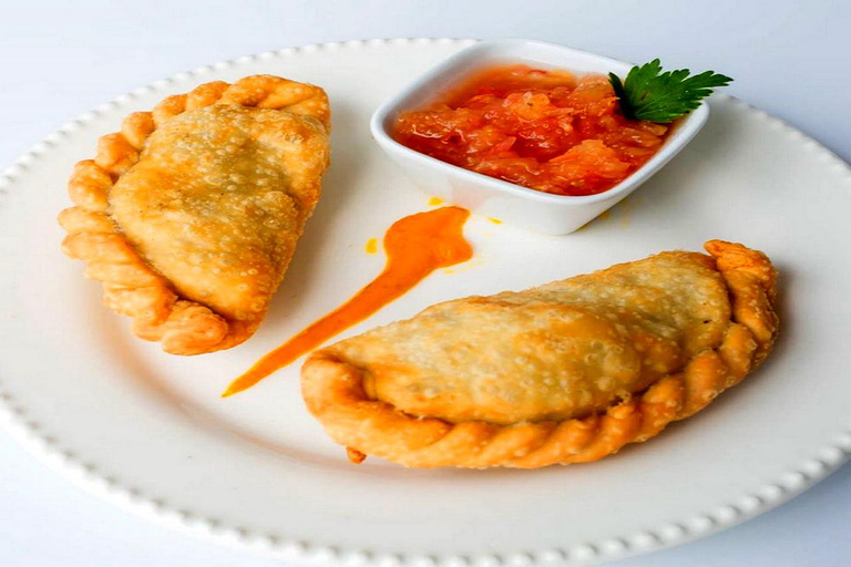 Buenos Aires: biljett med köföreträde till tangouppvisning i MaderoMadero Tango Show biljett med köföreträde och middag Black