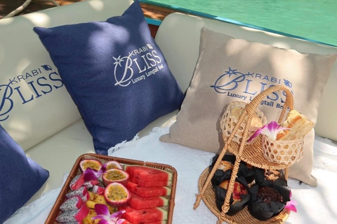 Krabi: Hong Island Private Luxury Longtail Boat Trip Krabi: Private Hong Island Luxury Longtail Boat Trip