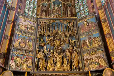Krakovan vanhankaupungin pika-arviointi ja vierailu Pyhän Marian basilikassa