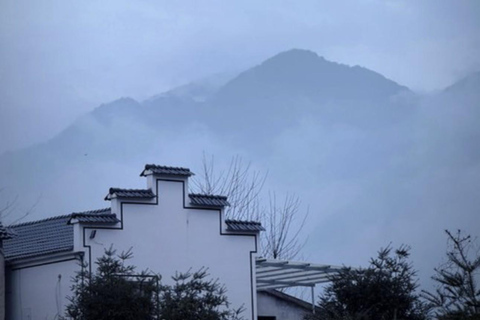 Shanghai: Tonglu Ancient Villages & Fruit-Picking Day Trip