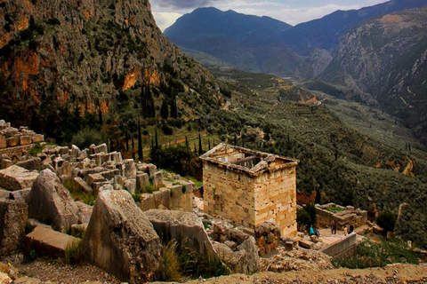Delphi:Oracle & Ancient Wonders Private Day Tour from Athens