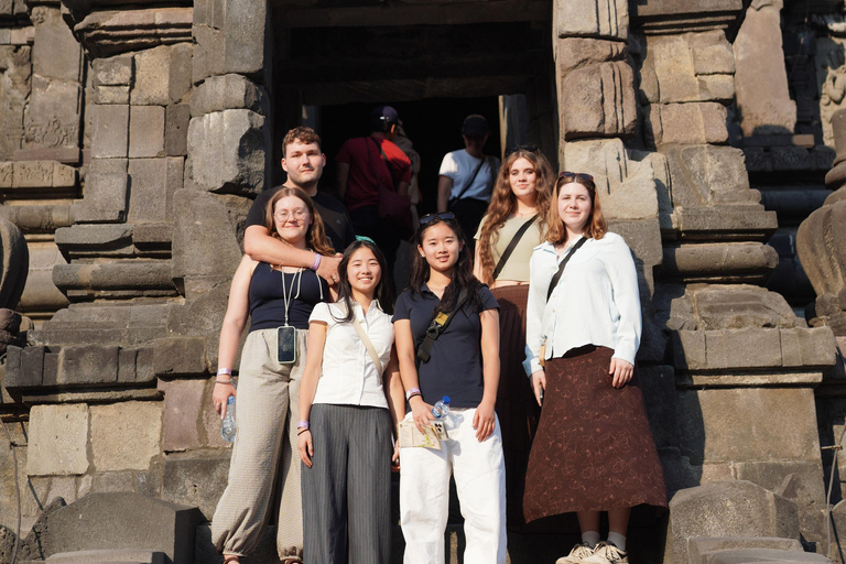 Yogyakarta: Borobudur sunrise,guarantee climb-up& Prambanan Borobudur Sunrise sharing Tour Without Ticket