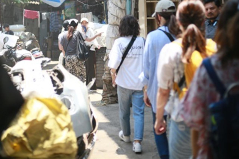 Conoce a los Dabbawalas Visita Dhobi Ghat y el barrio marginal con un viaje en tren