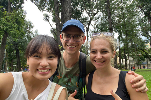 Hue City: Walking Food Tour at real local spots Private Group