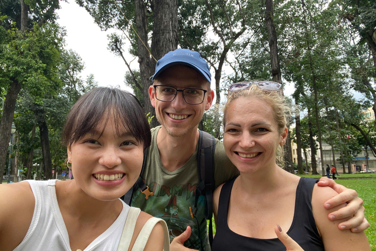 Hue City: Walking Food Tour at real local spots Private Group