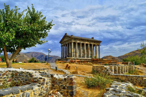 Depuis Erevan : Excursion d&#039;une journée à Tsaghkadzor, Geghard et Garni