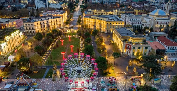 Tirana: Guided Walking Tour in French/Italian/English Etc