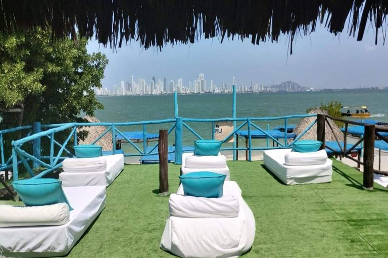 Tierra Bomba: Day trip + Lunch + Transport from Cartagena