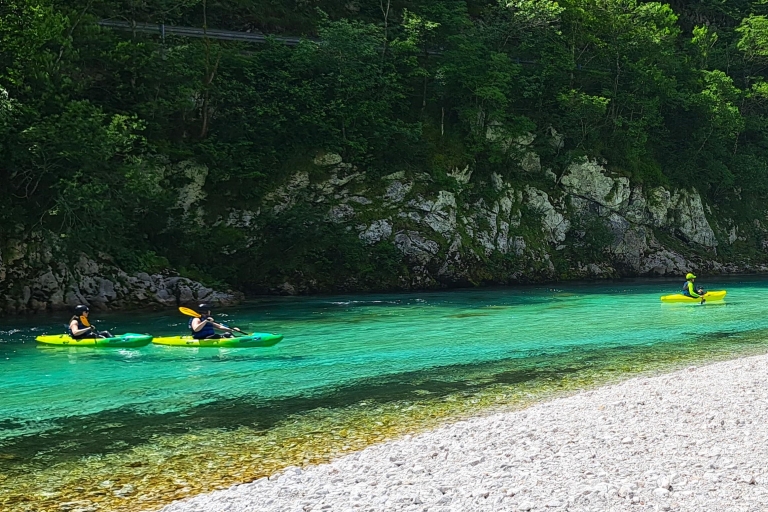 Bovec: Verken de Soča rivier met sit-on-top kajak + GRATIS fotoBovec: Verken de rivier de Smaragd met een sit-on-top kajak