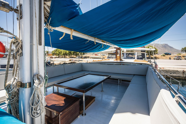 Chania: Luxury Gulet Cruise to Balos & Gramvousa with Lunch
