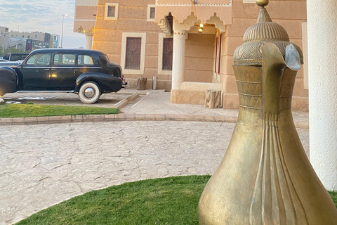 Riyadh: Enjoy Saudi Dinning Experience Flavors of the Desert