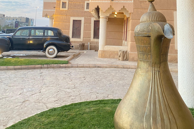 Riyadh: Enjoy Saudi Dinning Experience Flavors of the Desert