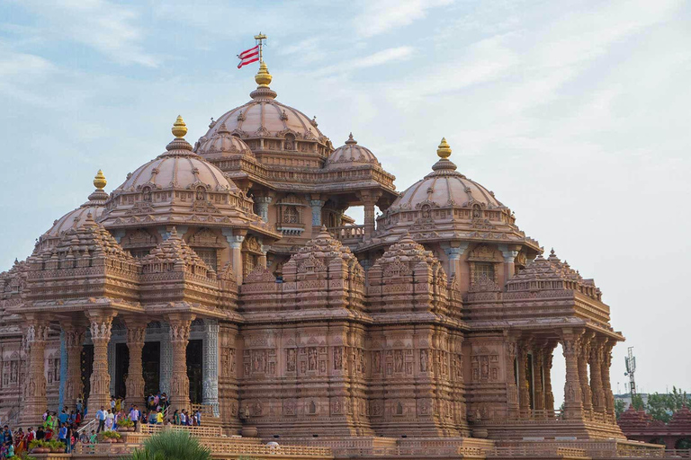 Old & New Delhi City Tour–Choose Half or Full Day Experience Half Day New Delhi Tour with Transport & Guide