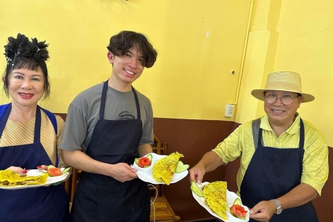 Hue: Tradycyjna lekcja gotowania z lokalną rodziną i wycieczka na targ