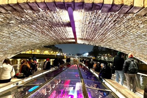 Paris: Day or Evening River Cruise with Musical Ambiance Paris: Evening River Cruise with Musical Ambiance & Postcard