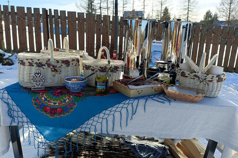 Krakau: Tagestour nach Zakopane mit Schneemobilen, Verkostung &amp; heißen QuellenKrakau: %%RABATT auf die Tagestour mit Schneemobil &amp; heißen Quellen in Zakopane