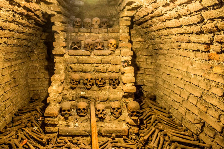 Passeio por Lima com uma visita às catacumbas de São Francisco.