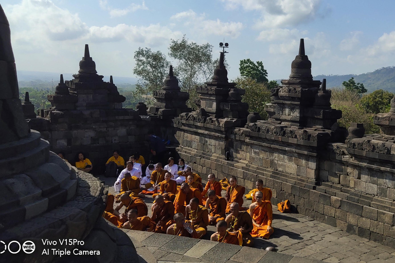 Yogyakarta: Borobudur & Prambanan Guided Tour with Pickup
