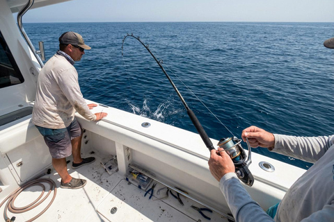 Abu Dhabi: Fishing Tour with Island BBQ Experience